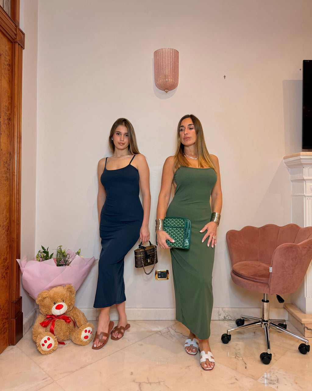 Dress simply